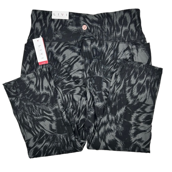 Lane Bryant Women’s Plus Size LIVI High-Rise LIVI Soft Capri Legging 1X 2X 3X 4X - Picture 3 of 14